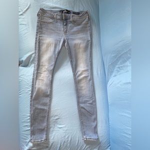 Hollister - Low Rise - Jegging - 3 short - Light Wash Bundle 4 jeans $20